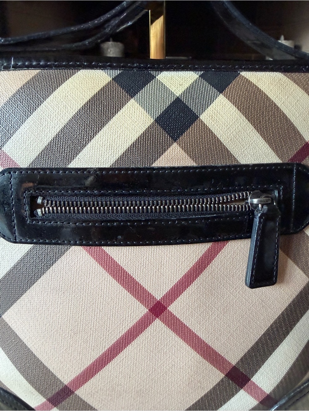 Burberry Hay Market Check Crossbody with Black Patent Trim - Picture 2 of 7